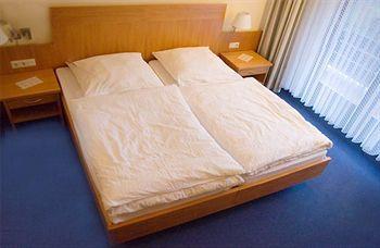 Hotel - Restaurant Jockel Freiensteinau ภายนอก รูปภาพ